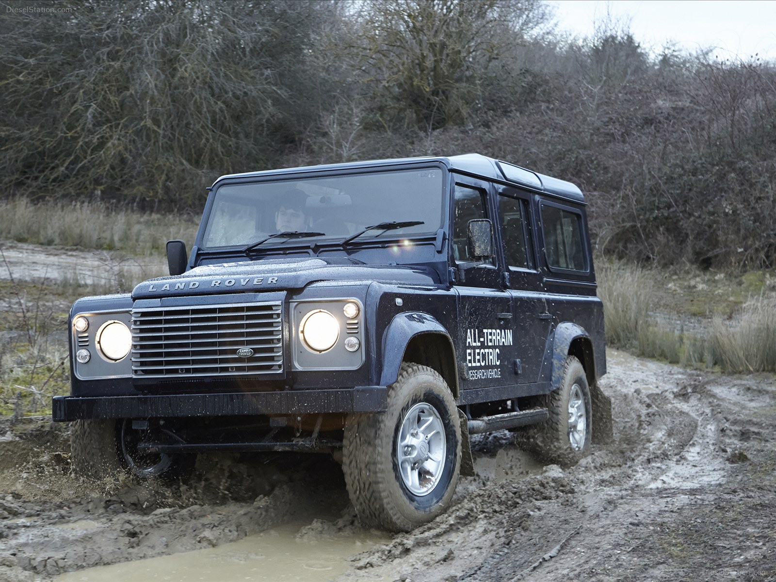 Land Rover Defender Electric Concept 2013